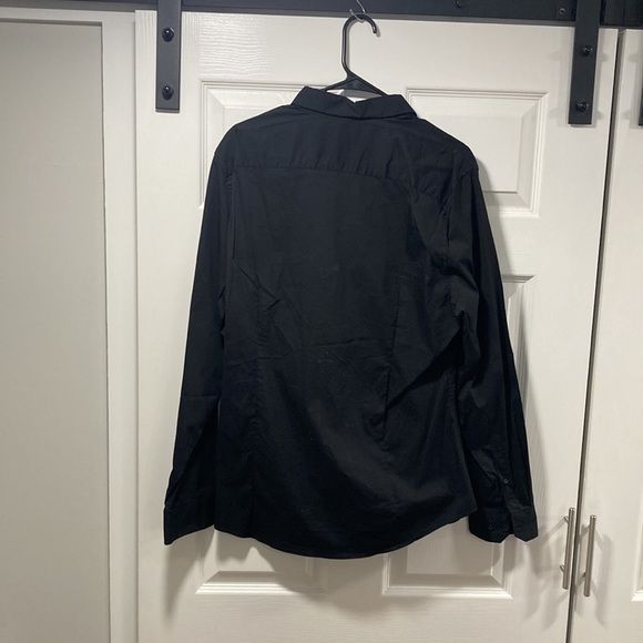 H&M Slim Fit Black Long Sleeve Button Up Shirt - Picture 3 of 5